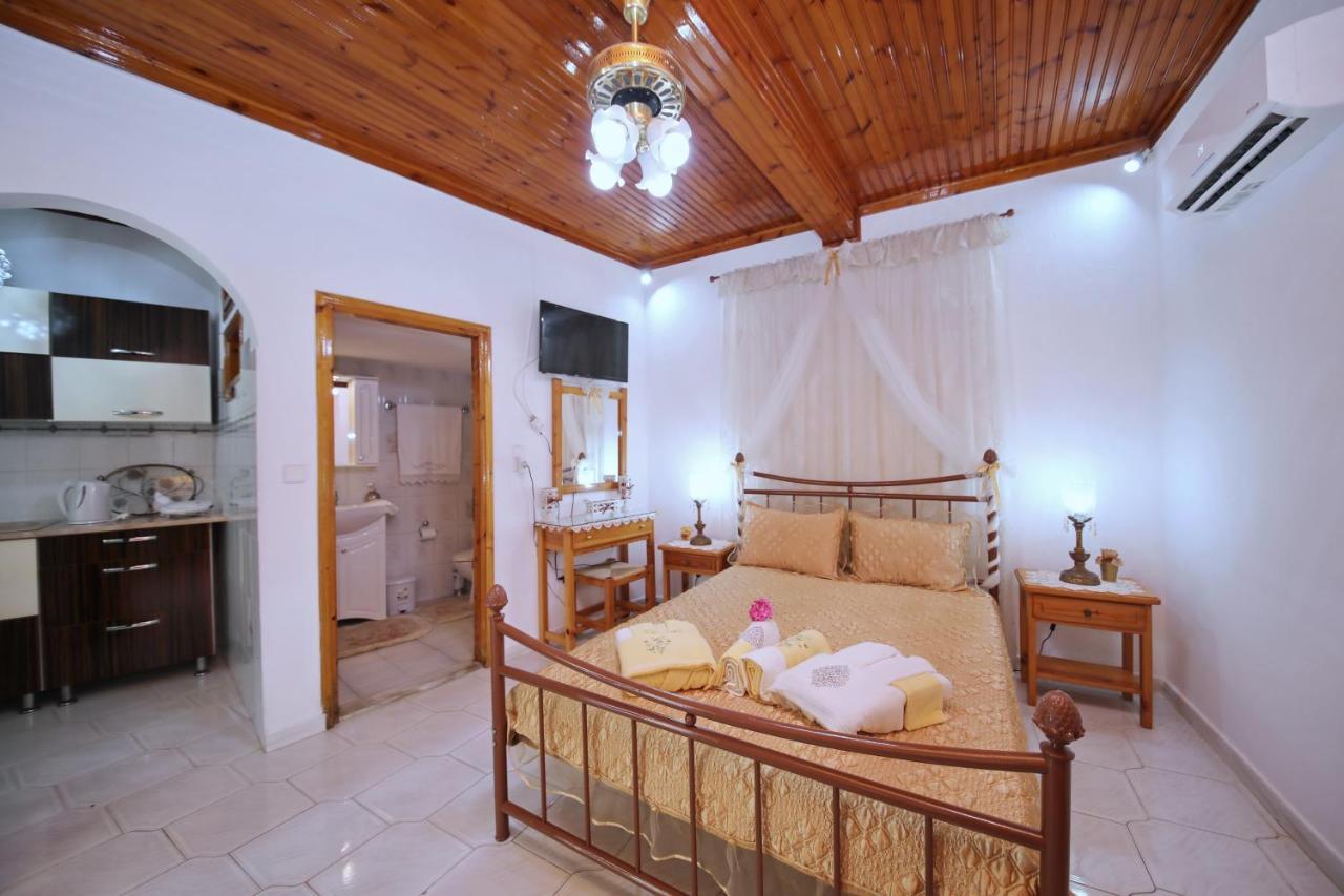 Vasia'S Small Villa Skopelos Buitenkant foto